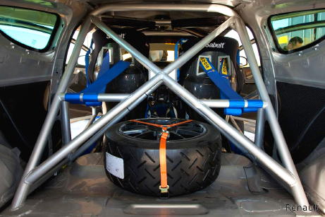 110222-RenaultN4rollcage-461