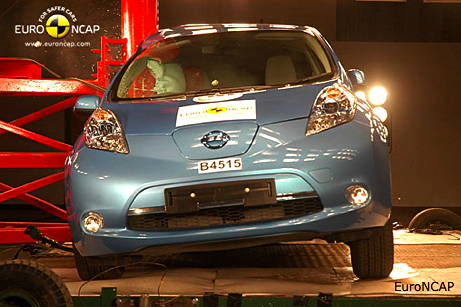 110525-NissanLeaf-EuroNCAP-461