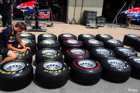 110626-PirelliF1tyres-461